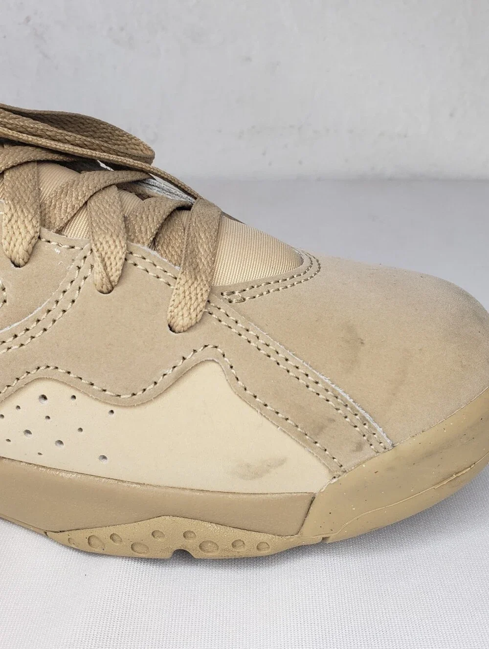Nike Jordan SINGLE LEFT SHOE ONLY Low-Top Sneaker Tan Red Heel Tab REPLACEMENT